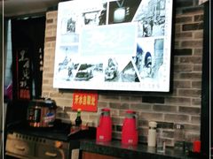 -黑白电视长沙小吃(美林M·LIVE天地东座店)