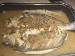 蒜香味烤鮰鱼-蜀渔港·鱼缸烤鱼店(华山珑城店)