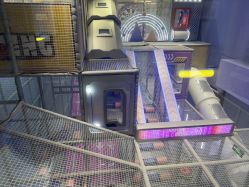 -嗨贝天地亲子乐园 · 生日派对·VR对战(万象城店)