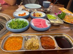 -明洞阿姨·韩式酱蟹烤肉·创意料理(三元桥店)