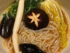 -余欢领鲜火锅(新街口店)