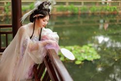 -一揽芳华汉服旗袍体验馆(拙政园店)