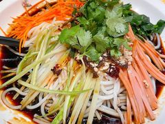 老滇凉米线-老滇山寨•云南特色菜•地方菜•民族风情歌舞表演(金碧店)