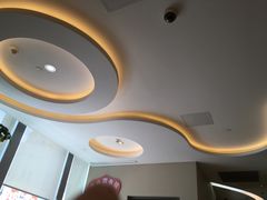 -瑞尔齿科(南京东路名人诊所)