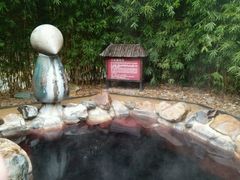 -森波拉火山温泉