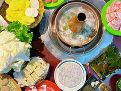 -洞庭洲·防空洞火锅·烧烤·铜锅涮肉(新百广场店)