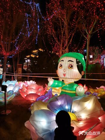 听说杨柳青的夜景不错，我从海河驱车来到了杨柳青古镇