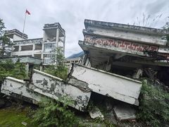 -四川汶川特大地震漩口中学遗址