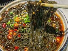 酸辣蕨根粉-蛙蛙叫干锅年代(簋街总店)