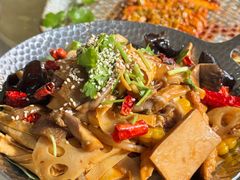 -天天向上素食餐厅(五台山店)