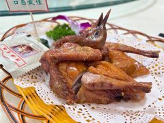 红烧乳鸽-津津菜馆(绝没分店)