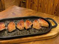 料理烤焦香翅中-老东镇啤酒屋海鲜加工·蒸汽海鲜·海鲜烧烤(台东店)