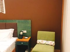 -泸州泸舍酒店(江阳区水井沟步行街店)