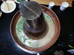 -果松木炭酸菜铜火锅·外婆参鸡汤