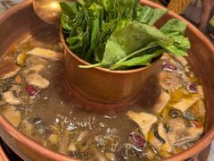 -慢丽江·云南野生菌土鸡锅(付家庄店)