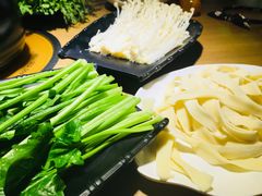 -尚品小土屋涮毛肚(李沧万达店)