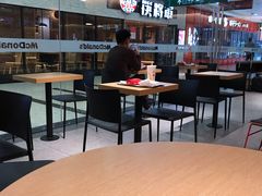 大堂-麦当劳(龙阳路店)