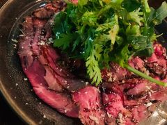 烤牛肉沙拉-羽深肉铺 Steak & Wine