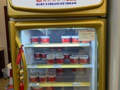-红宝石·鲜奶小方·海派西点房(南丹店)