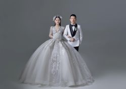 -蒙娜丽莎婚纱摄影(南门店)