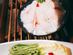 -老牌坊云南鱼豆花火锅(哈西万达店)