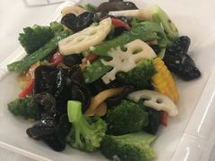 -雅逸居海鲜小厨