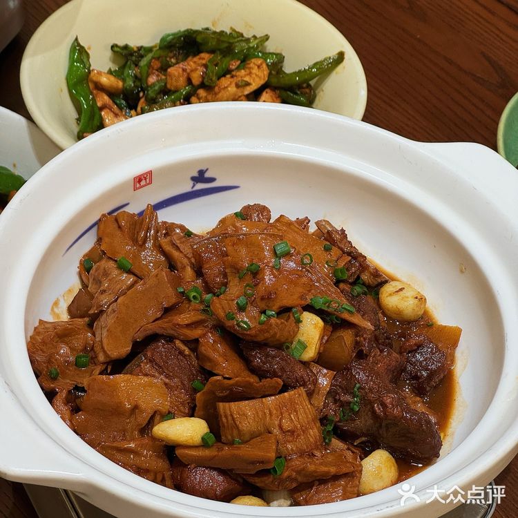 这家的腊味锅巴饭真的🈶被香到！