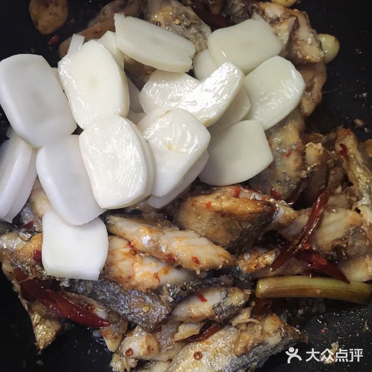 极简版家常味年糕带鱼，鱼香汁儿拌饭来三碗