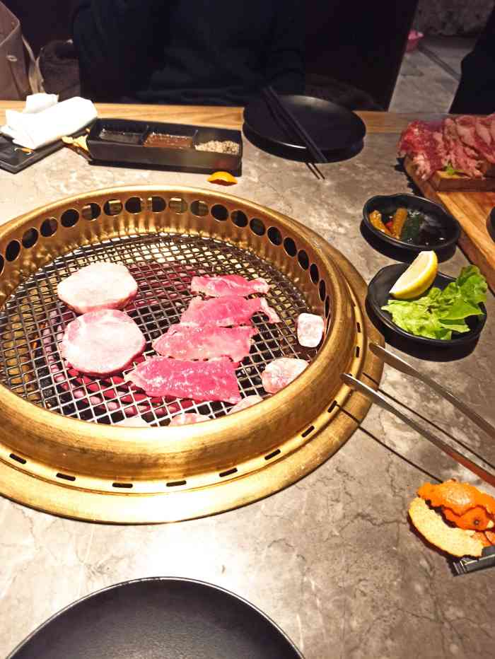 谷牛·澳洲和牛烧肉(虹口龙之梦店)-"女儿想吃烤肉,一家人来了朋友