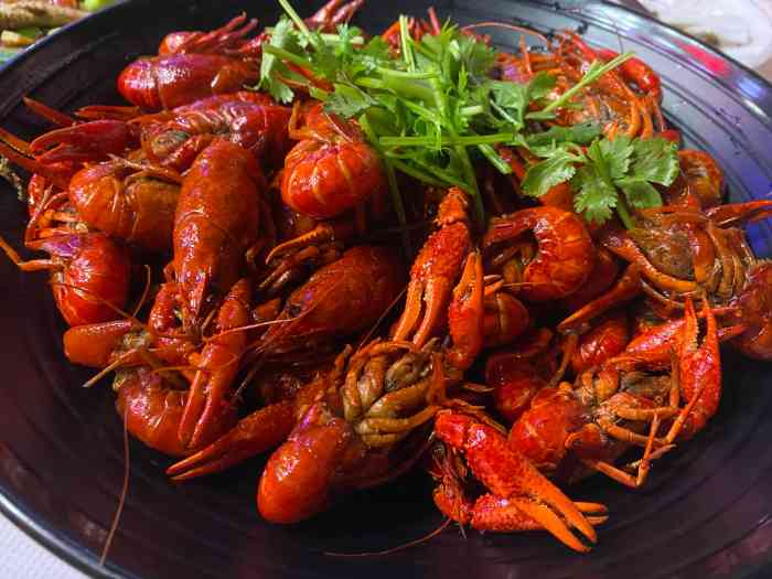 忆口香龙虾(滨江康康谷店)-"[薄荷]环境:地址在滨江区中赢康康谷里.