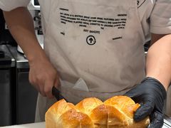 -HOT CRUSH趁热集合·现烤面包(上海环球港店)