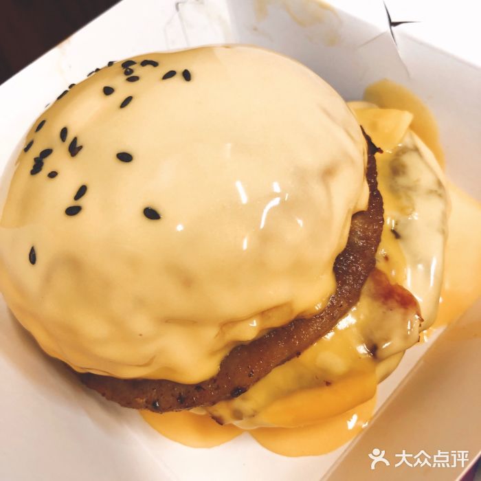 5路汉堡炸鸡(前进五路店)芝士熔岩牛肉汉堡图片