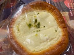 鲜乳酪布里欧-莉莲蛋挞(日月光店)