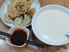 -三好食堂(煎饺·馄饨·肉饼米线·盛世广场店)