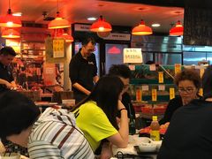 大堂-鲜入围煮花胶鸡海鲜火锅