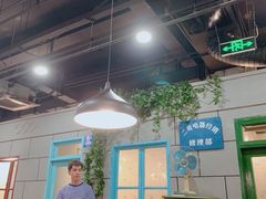 大堂-超越炭火牛蛙火锅鸡(河东店)