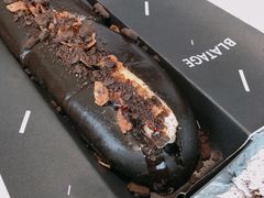 黑色甜品-BLATAGE COFFEE