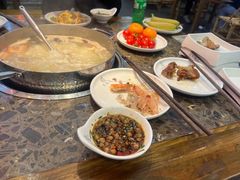 -来龍儿鲜切牛肉自助老火锅