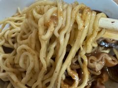 -松树干拌面店