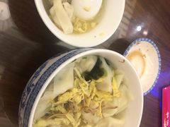 一两开洋-笑来喜馄饨小笼工坊店(湖滨街店)