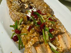 -三亚火车头万人海鲜广场