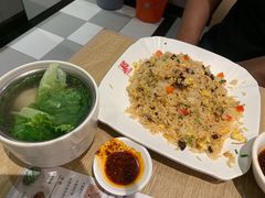 山珍海味虾炒饭-泰煌鸡·上海白斩鸡·鸡汤面(鹤庆店)