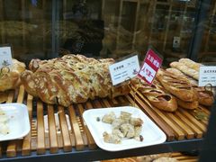 -焙丽拾光(麦凯乐直营店)