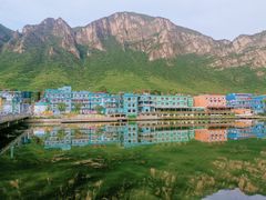 -百里峡七彩艺术小镇