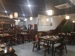 大堂-黄桷树曹家私房菜(江与城店)