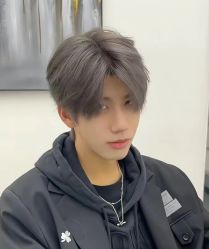 -一家只做男发烫染的店