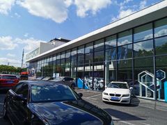 -上海宝信宝马4S店