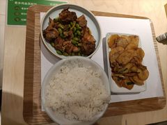 -老乡鸡(上海白玉兰广场店)