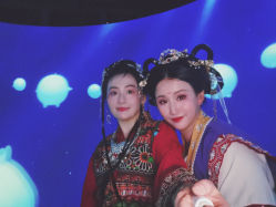 -汉仪华裳汉服馆(打浦桥店)