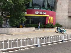 -麦当劳(展览路店)